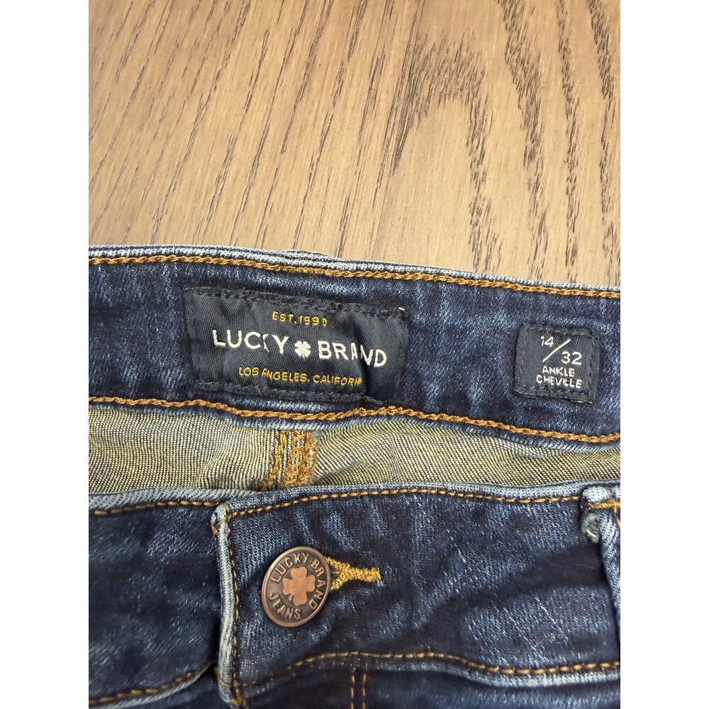 Lucky Brand Women’s Size 14 Ankle Jeans Medium Wash - Picture 2 of 3